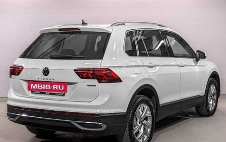 Volkswagen Tiguan II, 2021 год, 4 100 000 рублей, 5 фотография