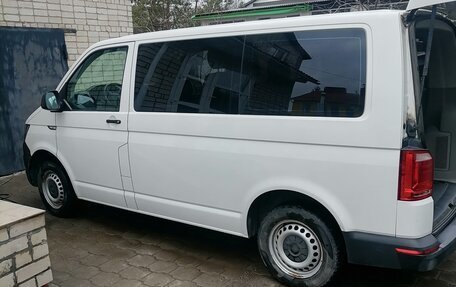 Volkswagen Caravelle T6 рестайлинг, 2016 год, 3 270 000 рублей, 4 фотография