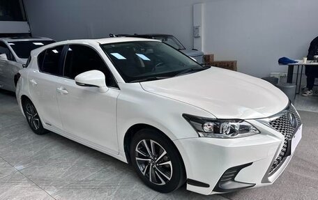 Lexus CT I рестайлинг, 2021 год, 2 600 000 рублей, 3 фотография