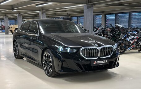 BMW 5 серия, 2023 год, 9 990 000 рублей, 3 фотография