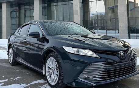 Toyota Camry, 2018 год, 3 170 000 рублей, 3 фотография