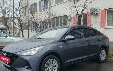 Hyundai Solaris II рестайлинг, 2021 год, 1 720 000 рублей, 2 фотография