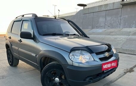 Chevrolet Niva I рестайлинг, 2015 год, 780 000 рублей, 2 фотография