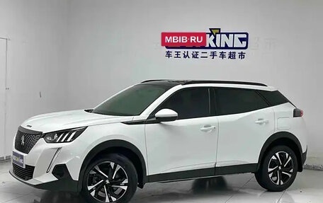 Peugeot 2008 II, 2022 год, 1 550 000 рублей, 2 фотография