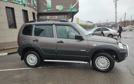 Chevrolet Niva I рестайлинг, 2018 год, 950 000 рублей, 3 фотография