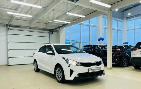 KIA Rio IV, 2021 год, 1 899 000 рублей, 8 фотография