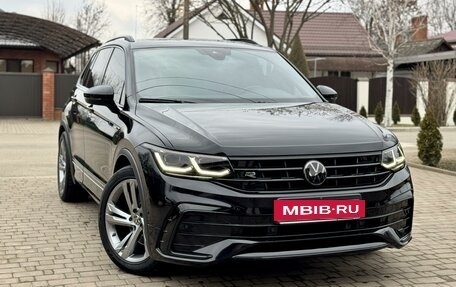 Volkswagen Tiguan II, 2021 год, 4 169 000 рублей, 4 фотография