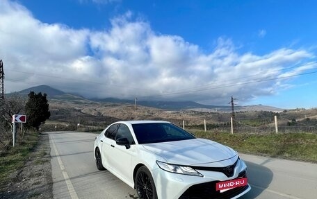 Toyota Camry, 2020 год, 3 300 000 рублей, 2 фотография