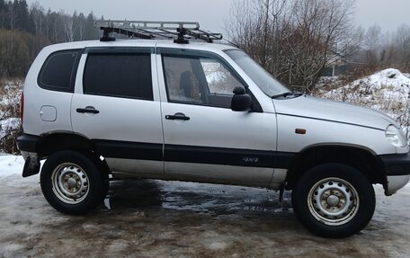 Chevrolet Niva I рестайлинг, 2003 год, 300 000 рублей, 4 фотография