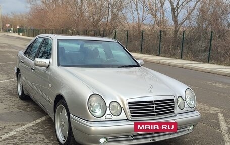 Mercedes-Benz E-Класс, 1996 год, 999 000 рублей, 4 фотография