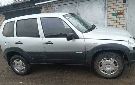 Chevrolet Niva I рестайлинг, 2011 год, 440 000 рублей, 2 фотография