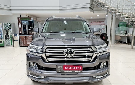 Toyota Land Cruiser 200, 2016 год, 6 350 000 рублей, 2 фотография