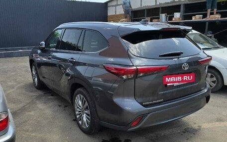 Toyota Highlander, 2021 год, 6 500 000 рублей, 2 фотография