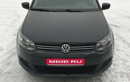 Volkswagen Polo VI (EU Market), 2011 год, 650 000 рублей, 2 фотография