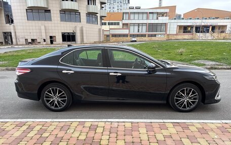 Toyota Camry, 2023 год, 3 350 000 рублей, 2 фотография