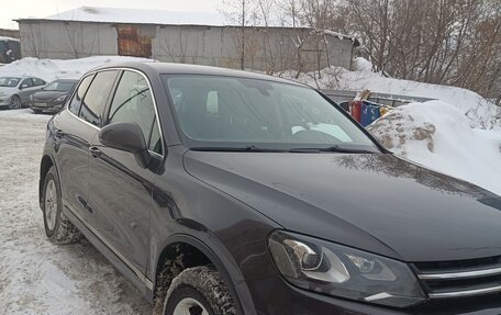 Volkswagen Touareg III, 2010 год, 1 830 000 рублей, 2 фотография