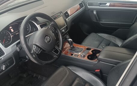 Volkswagen Touareg III, 2010 год, 1 830 000 рублей, 5 фотография