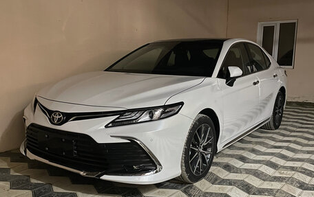 Toyota Camry, 2023 год, 4 300 000 рублей, 4 фотография