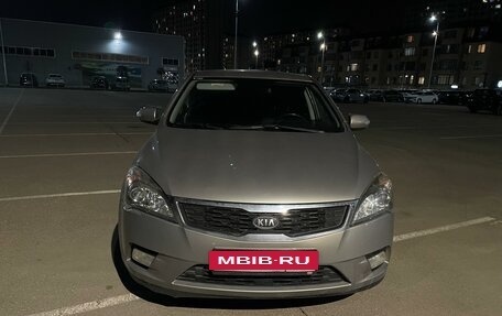 KIA cee'd I рестайлинг, 2010 год, 810 000 рублей, 2 фотография