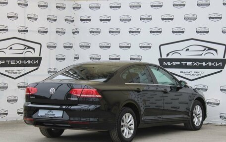 Volkswagen Passat B8 рестайлинг, 2015 год, 1 740 000 рублей, 5 фотография