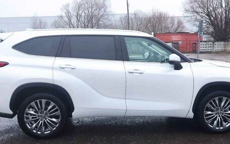 Toyota Highlander, 2024 год, 6 200 000 рублей, 4 фотография