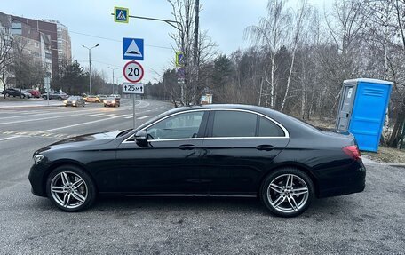 Mercedes-Benz E-Класс, 2019 год, 3 600 000 рублей, 4 фотография