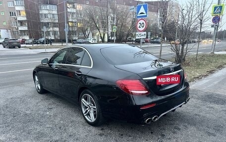 Mercedes-Benz E-Класс, 2019 год, 3 600 000 рублей, 5 фотография