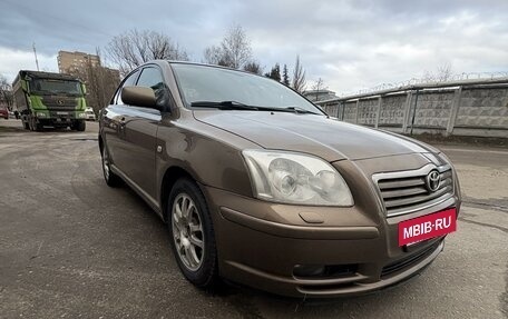 Toyota Avensis III рестайлинг, 2004 год, 749 000 рублей, 3 фотография