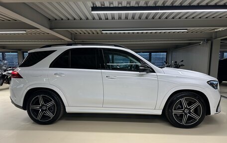 Mercedes-Benz GLE, 2024 год, 15 965 000 рублей, 4 фотография