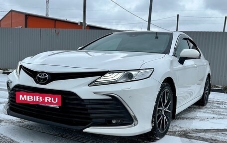 Toyota Camry, 2021 год, 4 450 000 рублей, 2 фотография