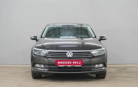 Volkswagen Passat B8 рестайлинг, 2015 год, 1 940 000 рублей, 2 фотография