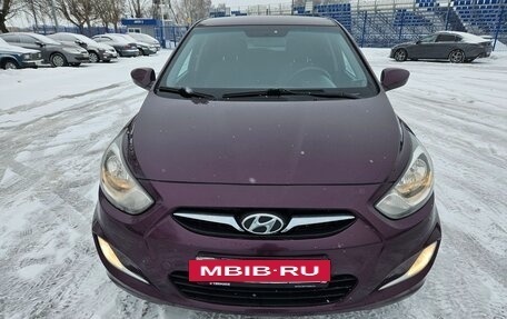 Hyundai Solaris II рестайлинг, 2012 год, 700 000 рублей, 3 фотография