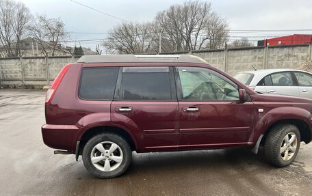 Nissan X-Trail, 2005 год, 900 000 рублей, 2 фотография