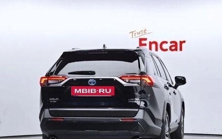 Toyota RAV4, 2023 год, 4 400 000 рублей, 3 фотография