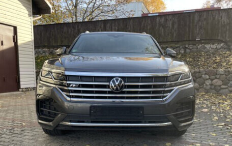 Volkswagen Touareg III, 2021 год, 5 650 000 рублей, 2 фотография