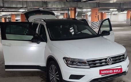 Volkswagen Tiguan II, 2019 год, 3 100 000 рублей, 2 фотография