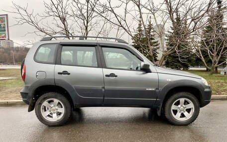 Chevrolet Niva I рестайлинг, 2016 год, 999 000 рублей, 6 фотография