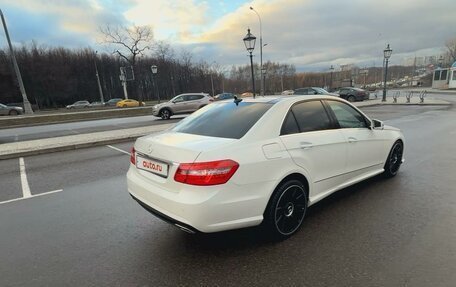 Mercedes-Benz E-Класс, 2011 год, 1 850 000 рублей, 5 фотография