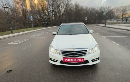 Mercedes-Benz E-Класс, 2011 год, 1 850 000 рублей, 3 фотография