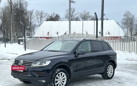 Volkswagen Touareg III, 2015 год, 2 350 000 рублей, 2 фотография