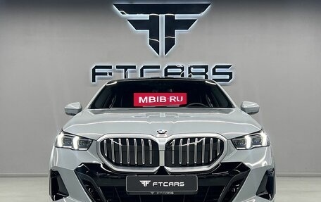 BMW 5 серия, 2023 год, 9 600 000 рублей, 2 фотография