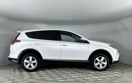 Toyota RAV4, 2018 год, 2 675 000 рублей, 5 фотография