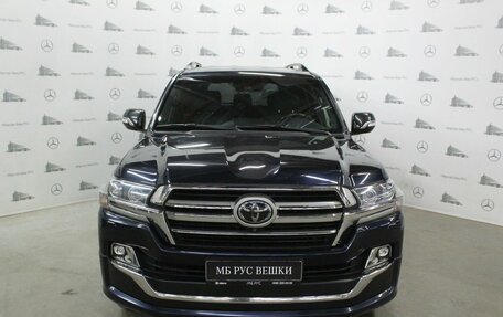 Toyota Land Cruiser 200, 2019 год, 8 900 000 рублей, 2 фотография