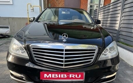 Mercedes-Benz S-Класс, 2011 год, 1 770 000 рублей, 2 фотография