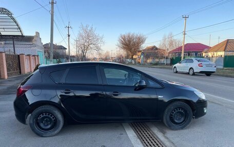 Opel Astra J, 2010 год, 655 000 рублей, 4 фотография