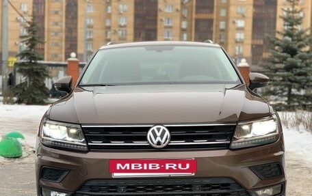 Volkswagen Tiguan II, 2018 год, 2 590 000 рублей, 2 фотография