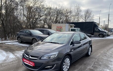 Opel Astra J, 2013 год, 950 000 рублей, 2 фотография