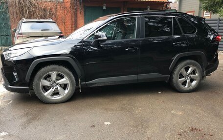 Toyota RAV4, 2021 год, 4 250 000 рублей, 3 фотография