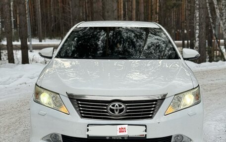 Toyota Camry, 2012 год, 1 800 000 рублей, 2 фотография