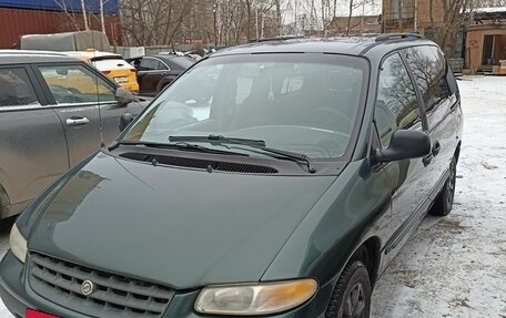 Chrysler Voyager III, 2000 год, 250 000 рублей, 2 фотография